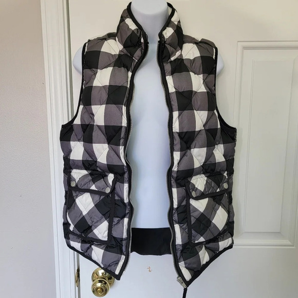Woolrich Down Filled Black and White Buffalo Check Plaid Cozy Puffer Vest Sz M - Picture 3 of 11
